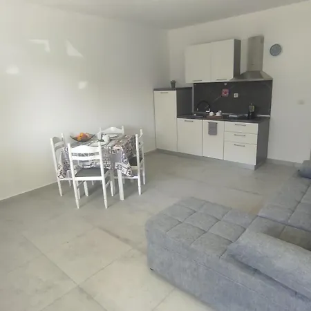 Nikolena Apartamento *