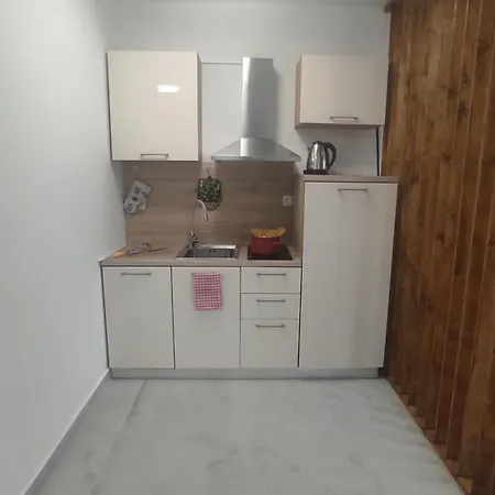 Nikolena Rovinjsko Selo